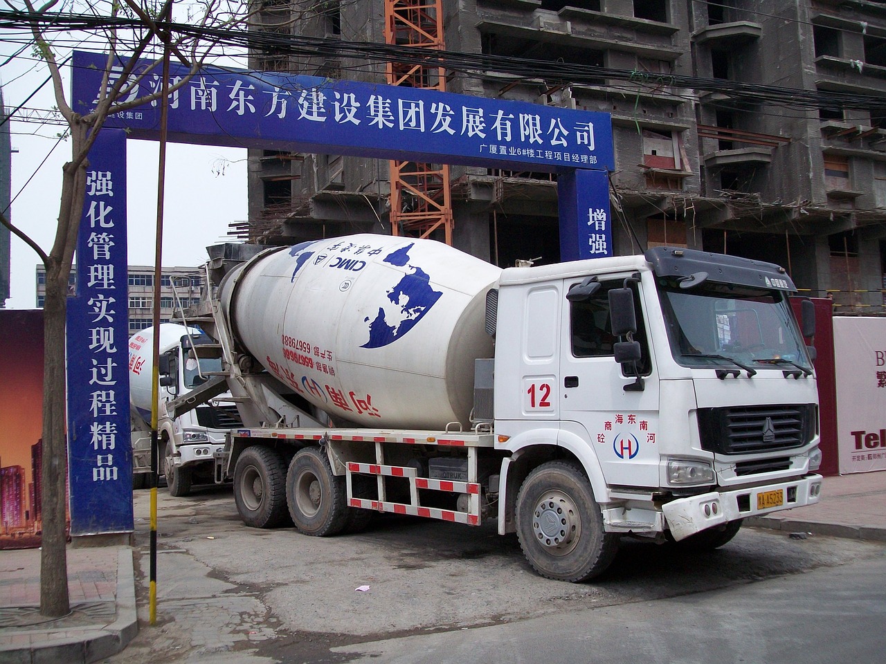 最新求租混凝土攪拌車，高效施工必備利器