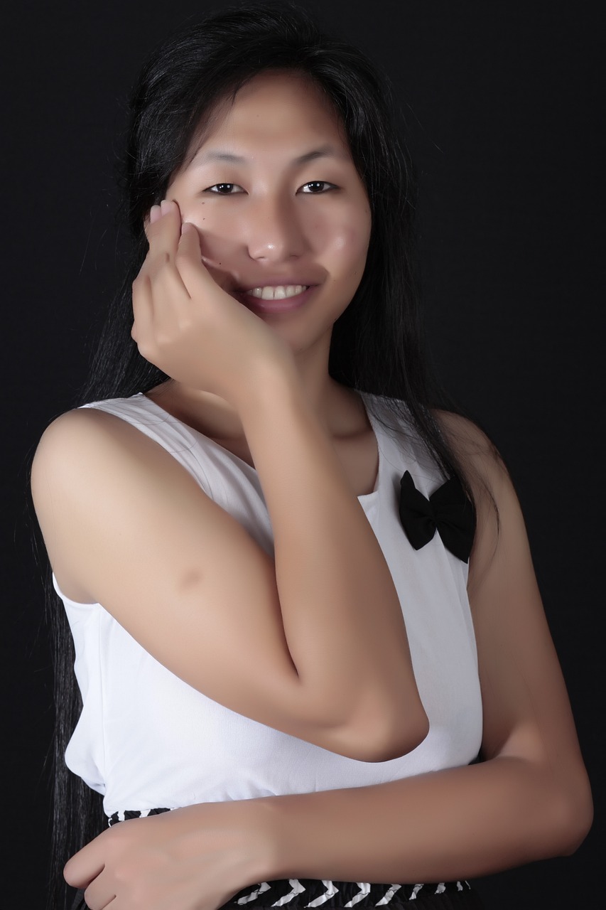 古麗娜扎短發(fā)造型最新圖片，展現(xiàn)時尚魅力風采