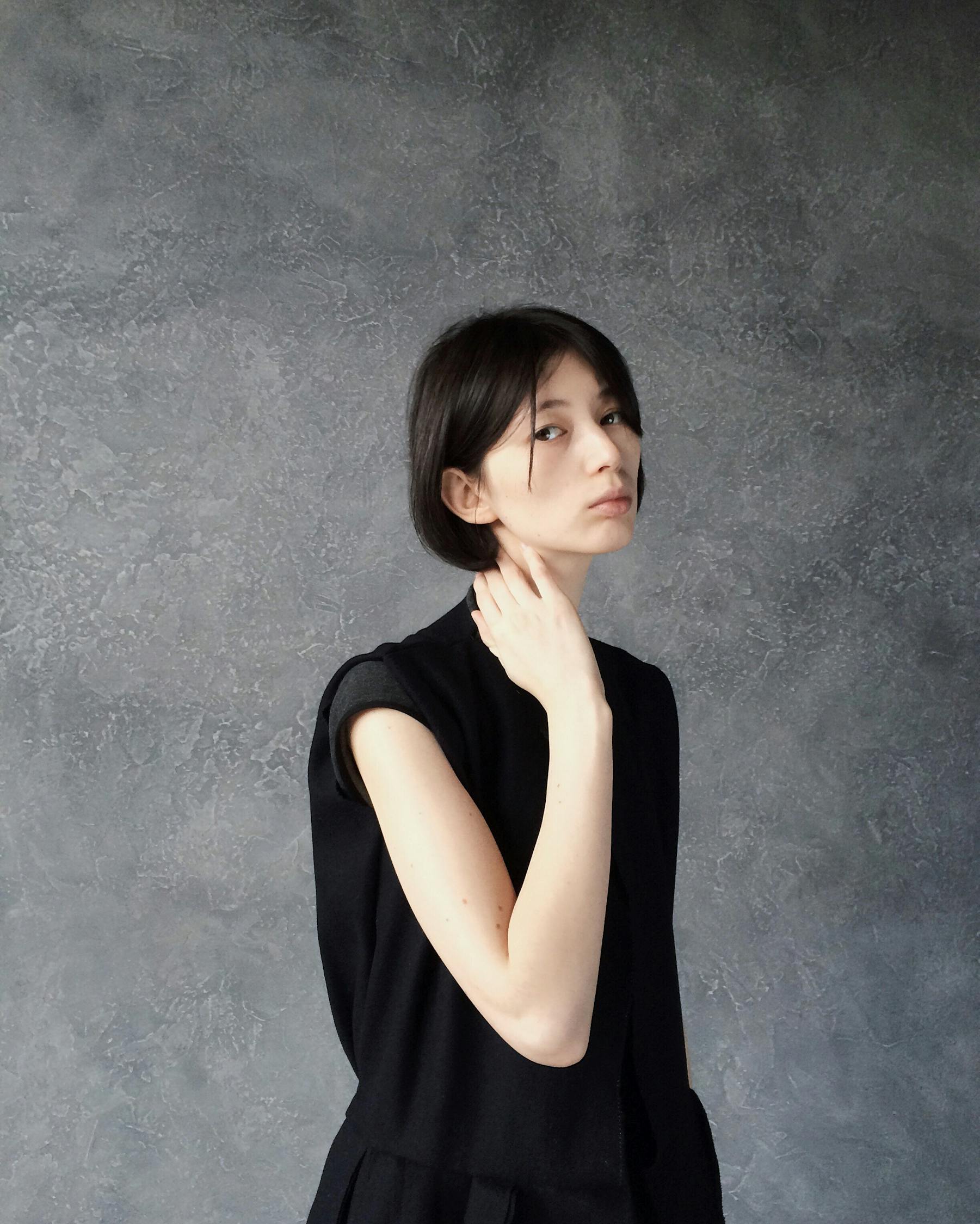 探索時尚前沿，2017年女性短發(fā)流行趨勢與發(fā)型設(shè)計