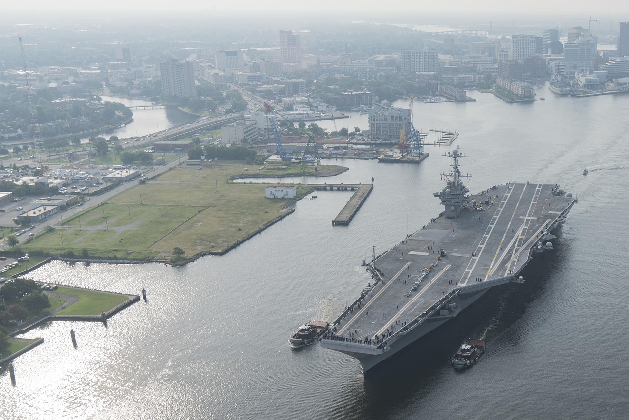 中國海軍第三艘航母福建艦最新進(jìn)展，艦島安裝工作順利進(jìn)行